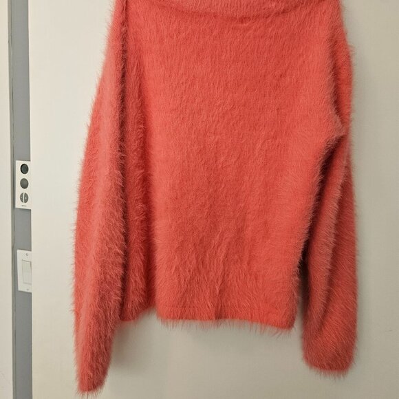 Sweater - Picture 1 of 2